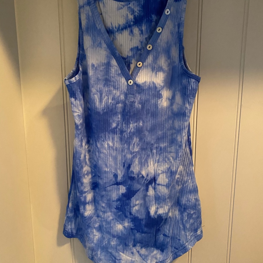 Tank - Picture 5 of 5